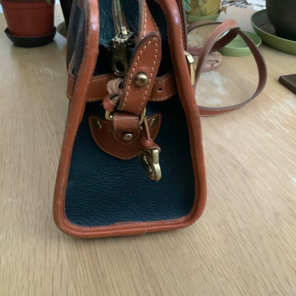 Rare Vintage Dooney and Bourke AWL Crossbody Shoulder Purse Blue With Brown Trim - Picture 4 of 10